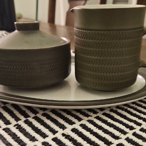 Elegant Olive Green Stoneware Tea Set - Picture 3 of 5